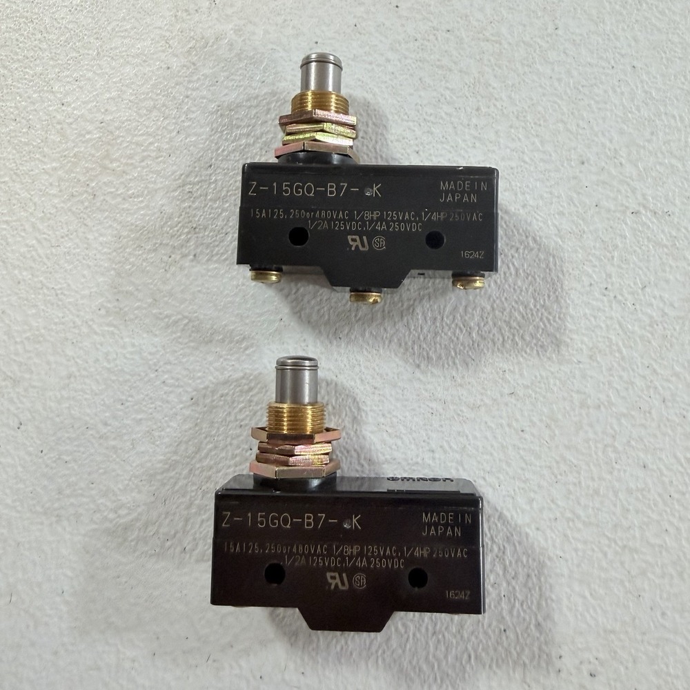 Lot Of 2 NEW Omron 15A 125,250,480VAC Panel Mount Snap Switch Z-15GQ-B7-K